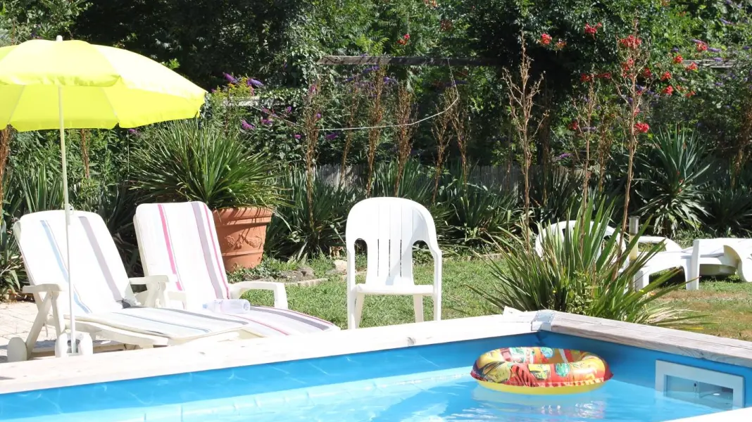 EN CAMPAGNE (CAMPING & GÎTES)