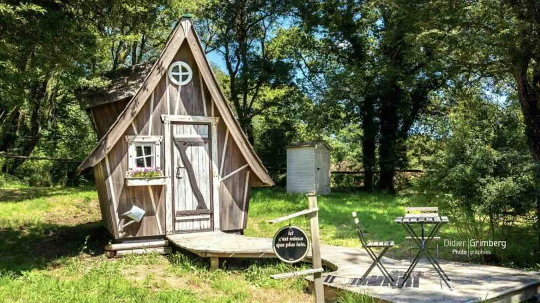 DIHAN - HÔTEL DE CABANES